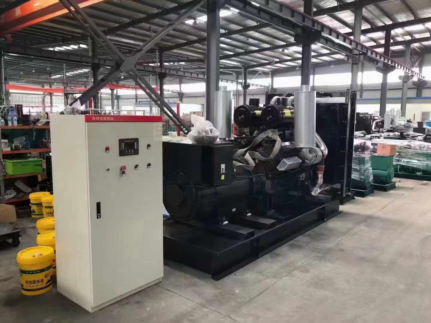 江津柴油发电机运行时的噪音和振动水平如何？
