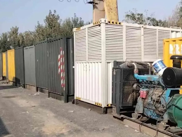 江津200KW柴油发电机机组每小时油耗是多少？